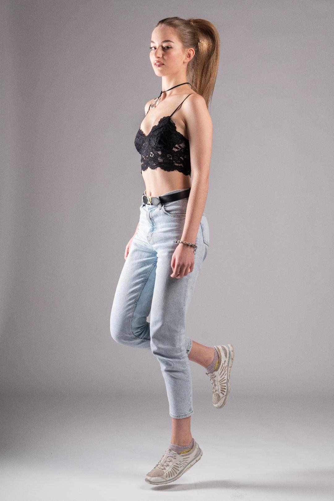 Model Image 2